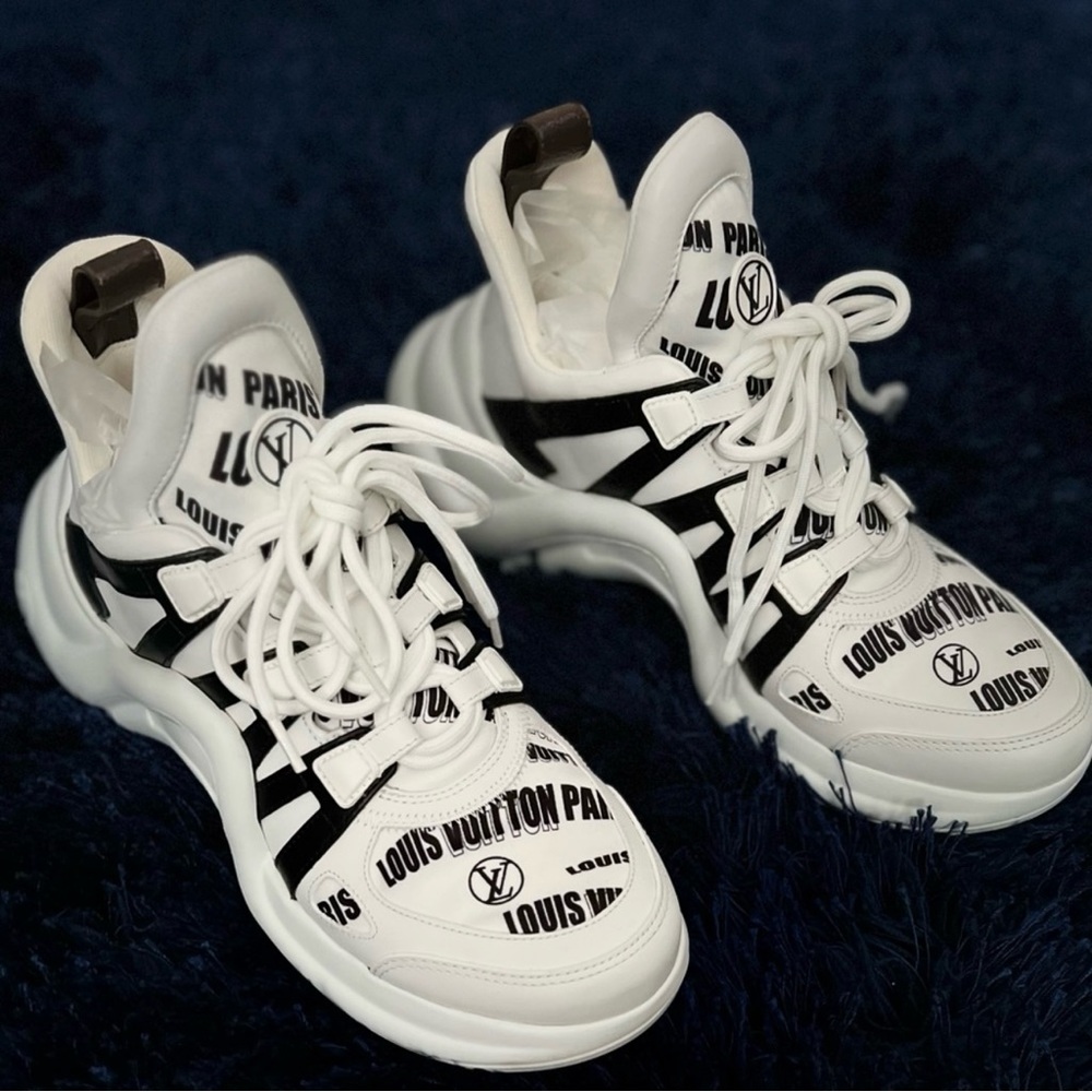 LOUIS VUITTON Archlight LV Monogram Sneakers size 39EU (NWOB)
